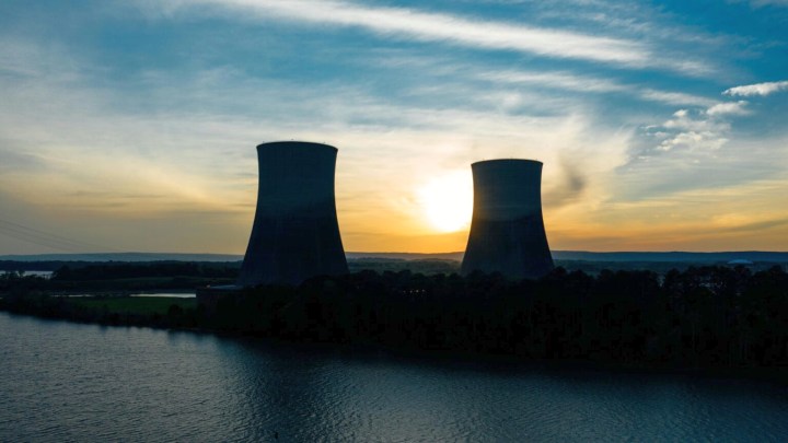 nuclear-reactor-cooling-towers-pexels